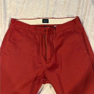 J CREW MENS RED PANTS - SIZE 32x30